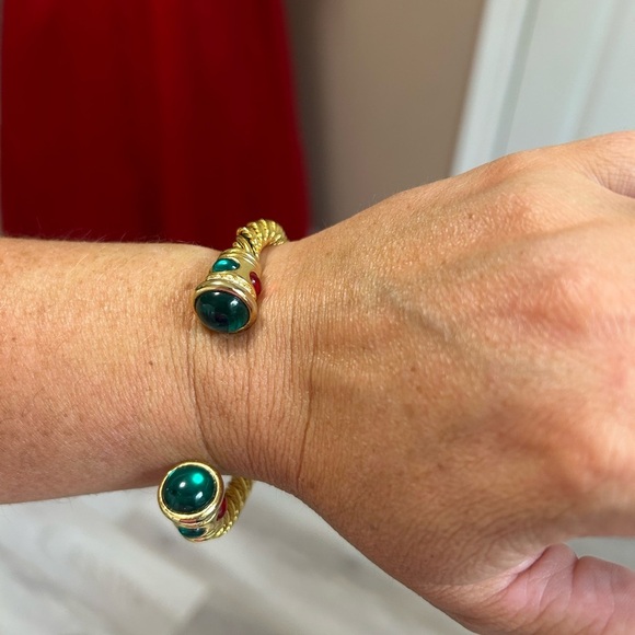 4/$100 vintage 1980 Elegant Gold and Blue Women's Bracelet 7.5 inches 🥰 - Picture 6 of 8